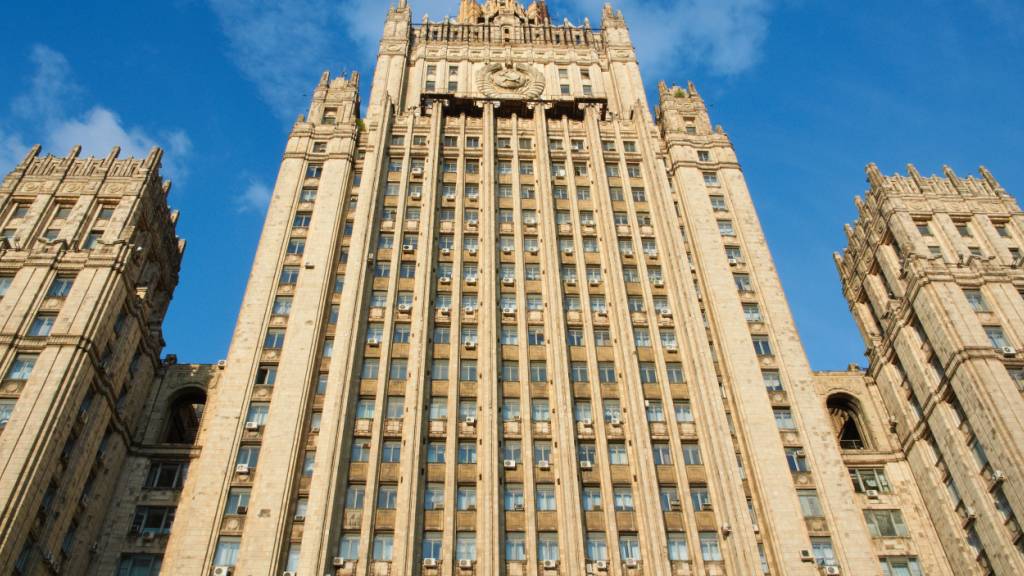 ARCHIV - Das Stalinhochhaus, der Sitz des russischen Außenministeriums in Moskau. Foto: Bernd Thissen/dpa