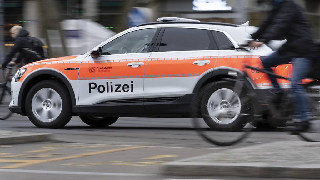 Die Stadtpolizei Zürich nahm am Freitagmorgen einen Lieferagenlenker fest, der vor einer Kontrolle flüchten wollte. (Symbolbild)