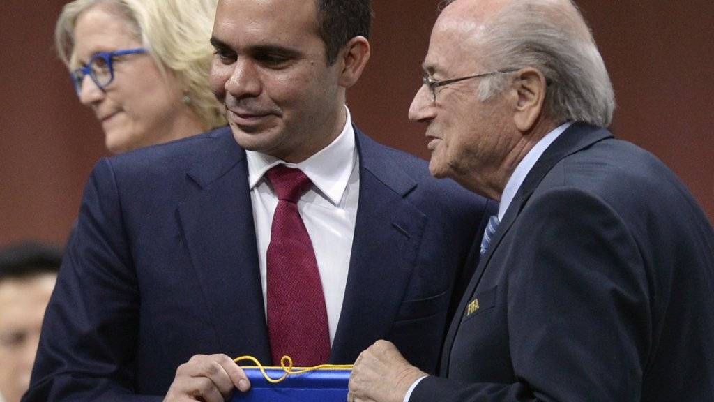 Der internationale Sportgerichtshof CAS lehnte den Antrag von Prinz Ali (links) für die Verschiebung der Wahl des Nachfolgers von FIFA-Präsident Sepp Blatter ab