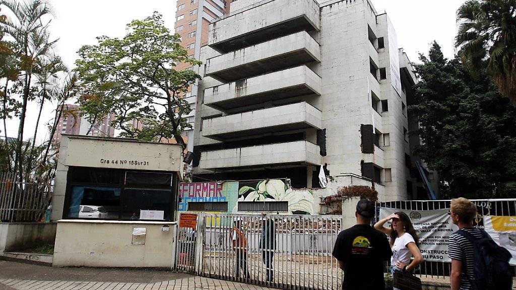 Das letzte Domizil des kolumbianischen Drogenbarons Pablo Escobar in Medellín kurz vor seiner Sprengung.