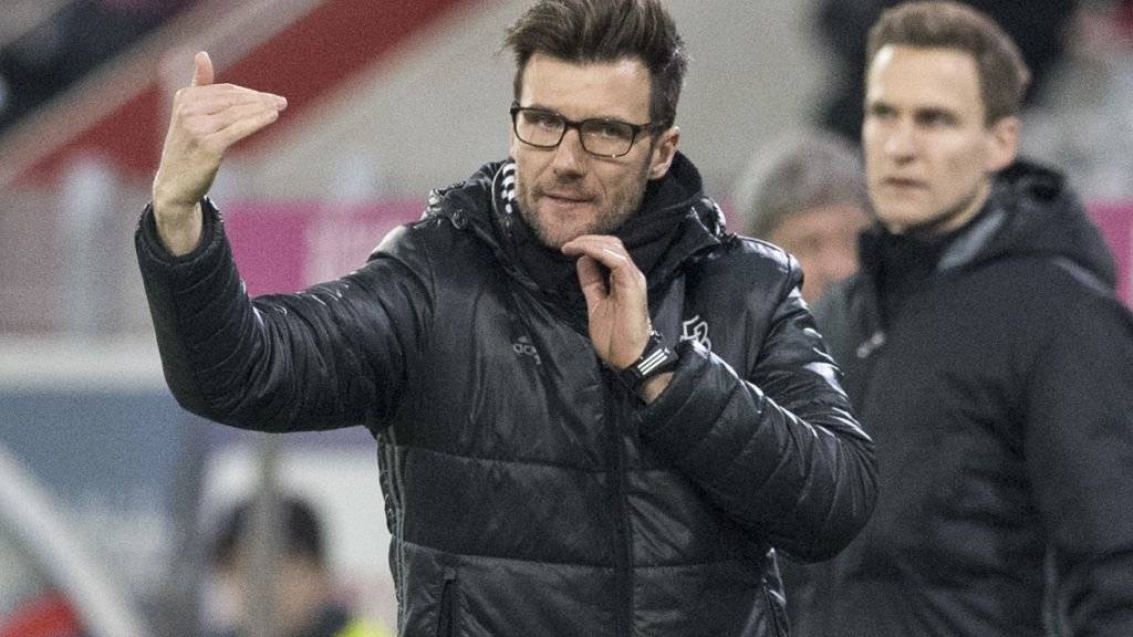 Basels Trainer Raphael Wicky gibt Anweisungen