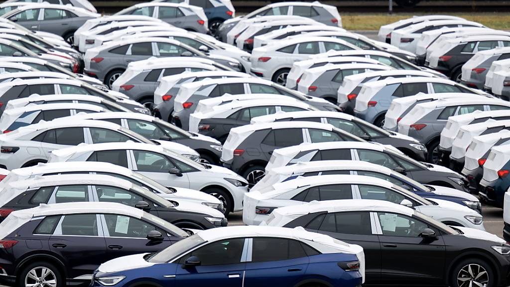 Die Autobranche erholt sich weiter: Im Juli wurden in der Schweiz und in Liechtenstein wieder mehr Neuwagen verkauft als im Jahr zuvor. Das Niveau von 2019 ist aber weiterhin nicht erreicht. (Archivbild)