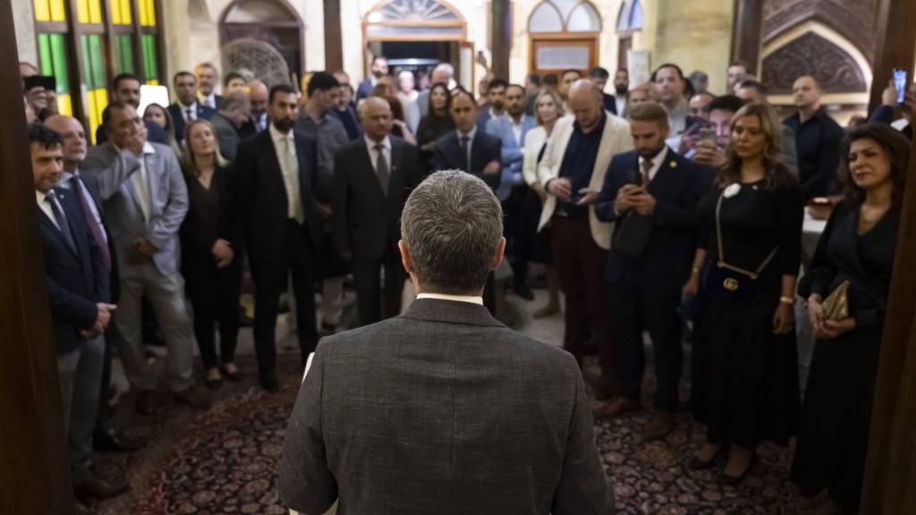 Aussenminister Ignazio Cassis traf sich bei seinem Besuch in Bagdad mit im Irak tätigen Unternehmerinnen und Unternehmern.