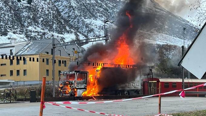 Nach Brand: Personenzüge fahren wieder, Autoverlad bleibt zu