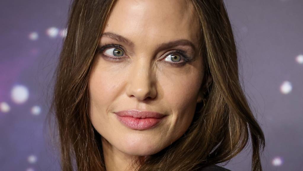 Die US-Schauspielerin Angelina Jolie kündigt neue Filme an, die sich unter anderem mit Krieg und Frieden beschäftigen. (Archivbild)