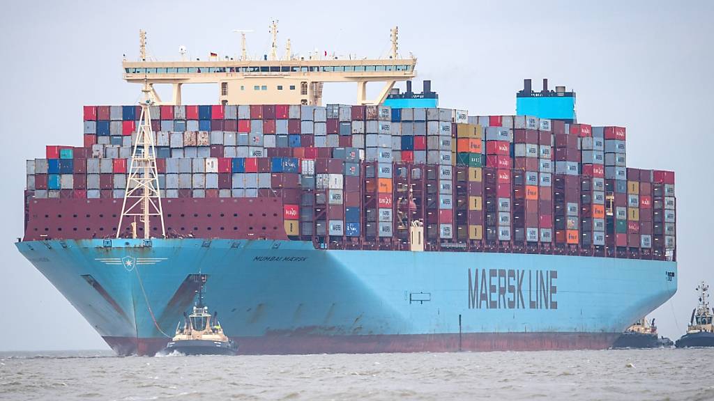 Die dänische Reederei Maersk sieht Preisanstieg für Containertransporte lediglich vorübergehend (Archivbild)