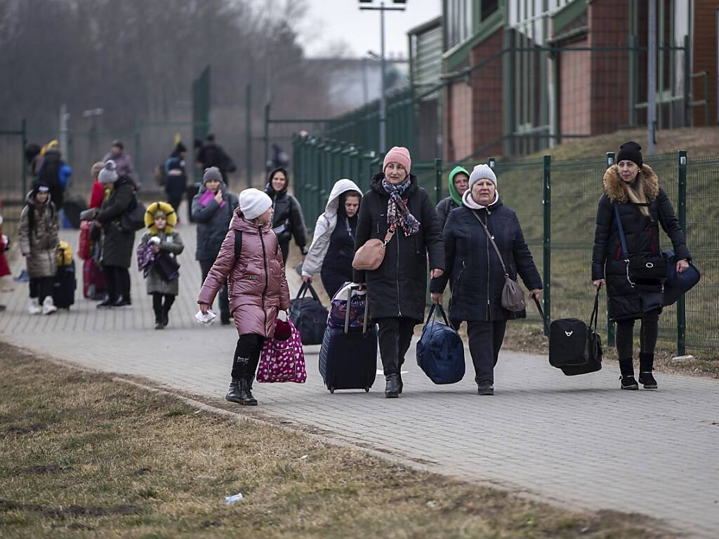 Der leidenden Bevölkerung der Ukraine gilt der nationale Solidaritätstag: Flüchtlinge am polnischen Grenzübergang Medyka.