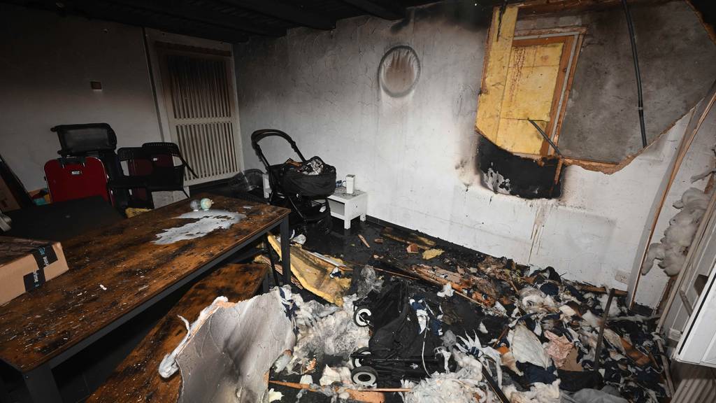 Feuerwehr rettet Bewohnende vor Brand in Zweifamilienhaus – alle unverletzt