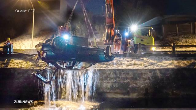 23-Jähriger durchbricht Mauer mit Auto und landet im Zugersee