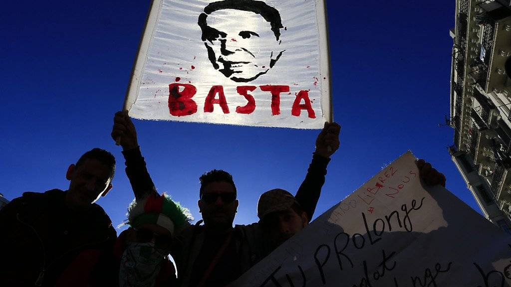 Der Proteste in Algerien und der Druck auf Langzeitpräsident Abdelaziz Bouteflika werden zunehmend grösser.