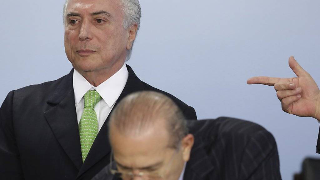 Nach der Anklage in Brasilien wegen Korruption muss Präsident Michel Temer auf den Kongress hoffen. (Archivbild)