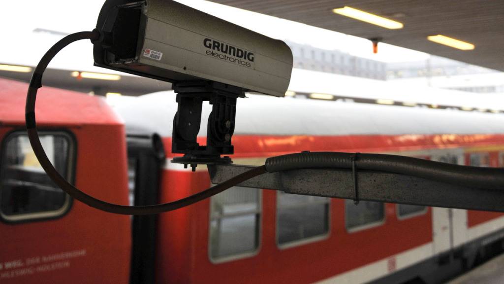 Gute Nachrichten für Schweizer Unternehmen: Die EU-Kommission hat am Montag in Brüssel bekannt gegeben, dass sie das neue Schweizer Datenschutzgesetz als gleichwertig zu ihrer Datenschutz-Grundverordnung einstuft.