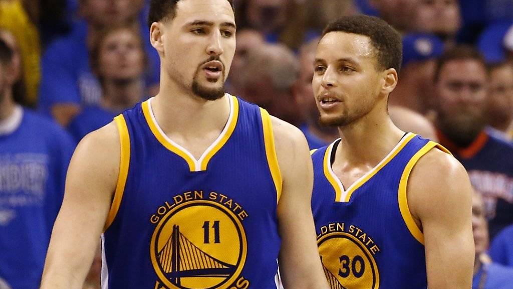 Klay Thompson (links) und Stephen Curry (rechts) halten die Hoffnungen der Golden State Warriors auf eine erfolgreiche Titelverteidigung in der NBA aufrecht