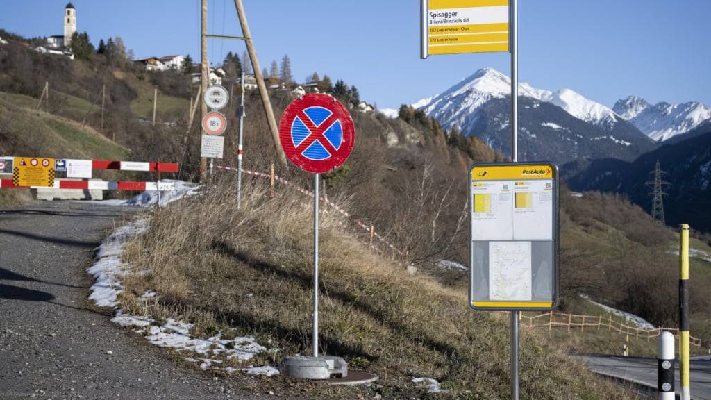 Unterhalb des Bündner Dorfes Brienz hat sich die regenbedingte Felssturzgefahr entspannt. (Archivbild)