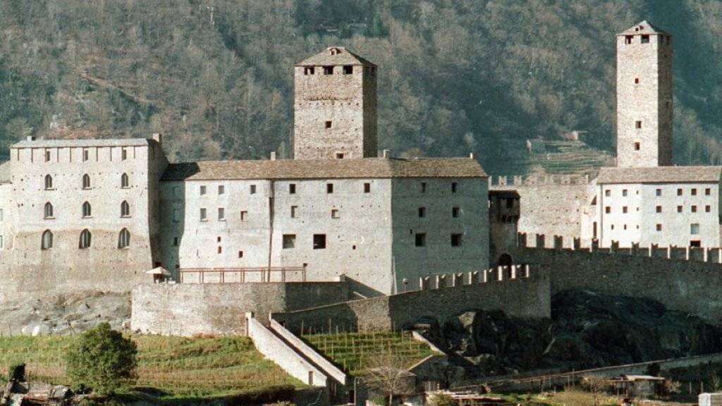 Im Castelgrande in Bellinzona kann man im Turmzimmer nächtigen. (Archivbild)