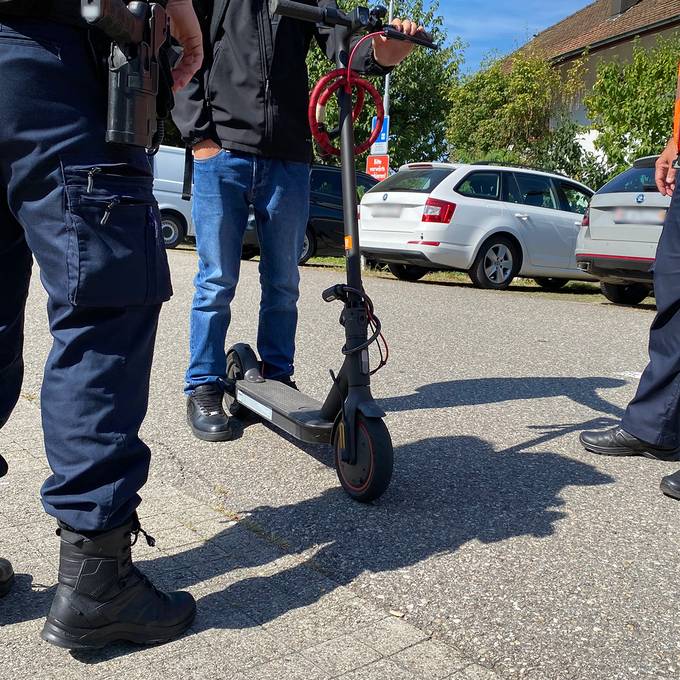 Jugendlicher mit 77 km/h auf E-Trotti erwischt