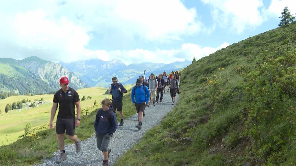 Berge statt Sägemehl: Wanderplausch mit Remo Käser