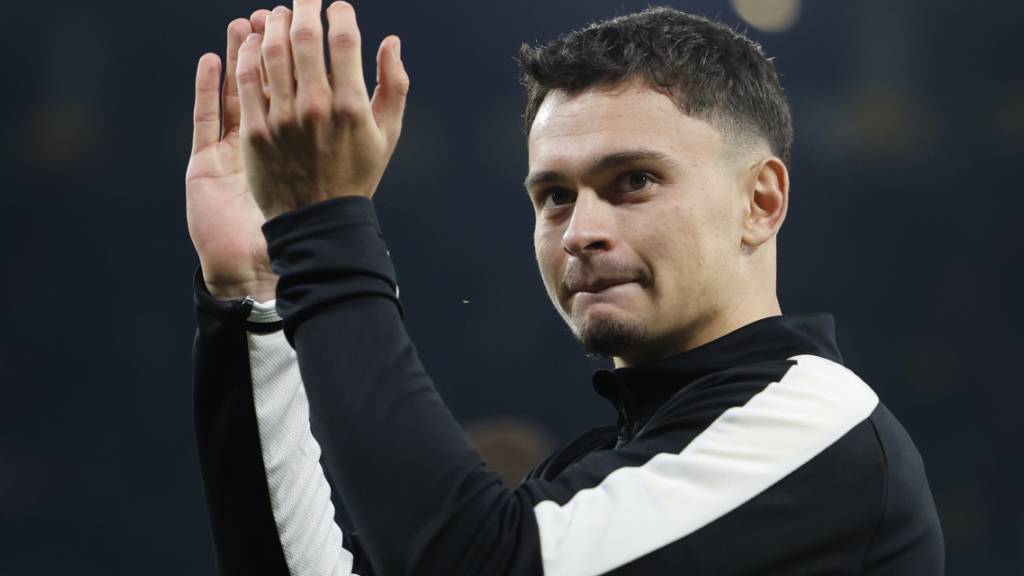 Fabian Rieder bei der Verabschiedung von den Young Boys am Dienstag - vier Tage später läuft er zum ersten Mal für Rennes auf