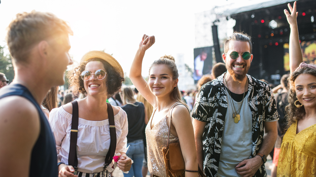 Dein Style- und Survival-Guide für den Open-Air-Sommer