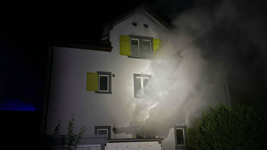 Feuer schreckt Schaffhauser Hausbewohner nachts aus dem Schlaf