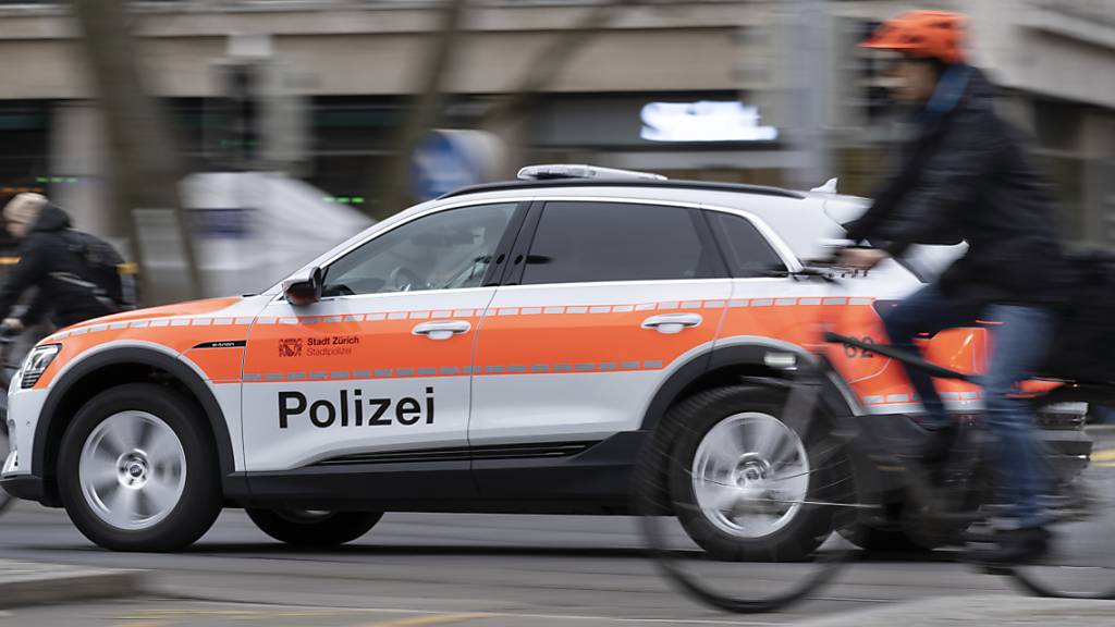 Die Stadtpolizei Zürich hat am Montag nach einer Auseinandersetzung an der Langstrasse zwei Männer verhaftet. (Symbolbild)