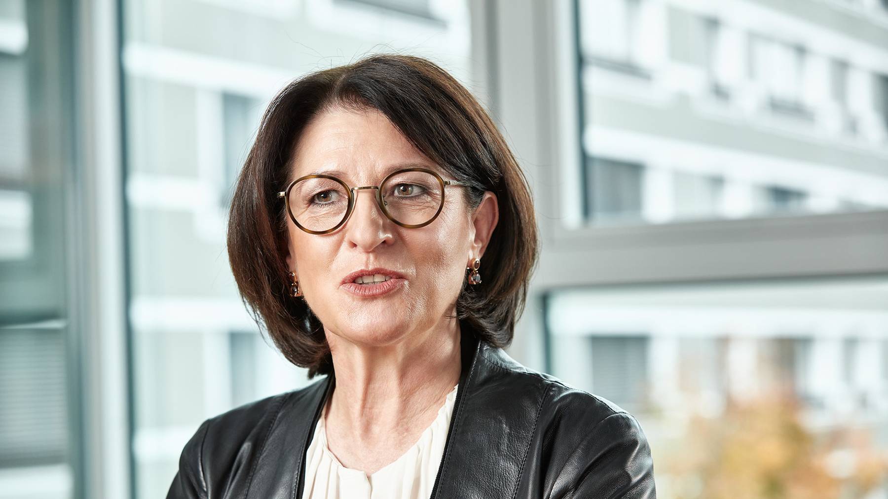Christina Troglia, Generalsekretärin und stv. Vorsitzende der Geschäftsleitung der Aargauischen Gebäudeversicherung, geht in den vorzeitigen Ruhestand.