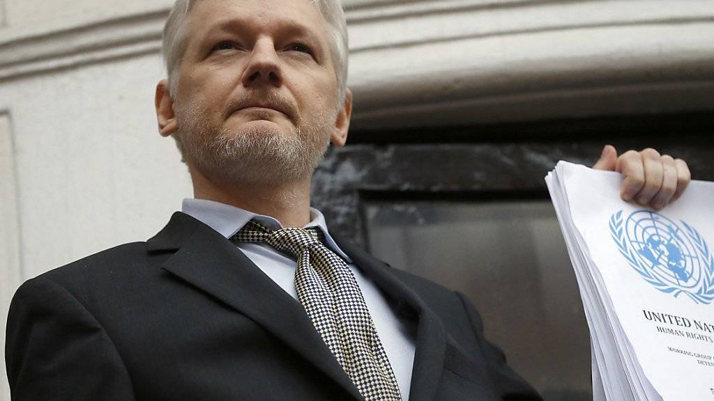Wikileaks brachte Politiker weltweit in Erklärungsnot. Gründer Assange muss sich nun den Vorwurf gefallen lassen, sich mit seiner Plattform in den US-Wahlkampf einzumischen.