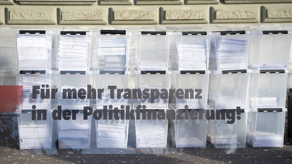 Die Zuger Bevölkerung wird über eine Transparenzinitiative und einen Gegenvorschlag abstimmen. (Symbolbild)