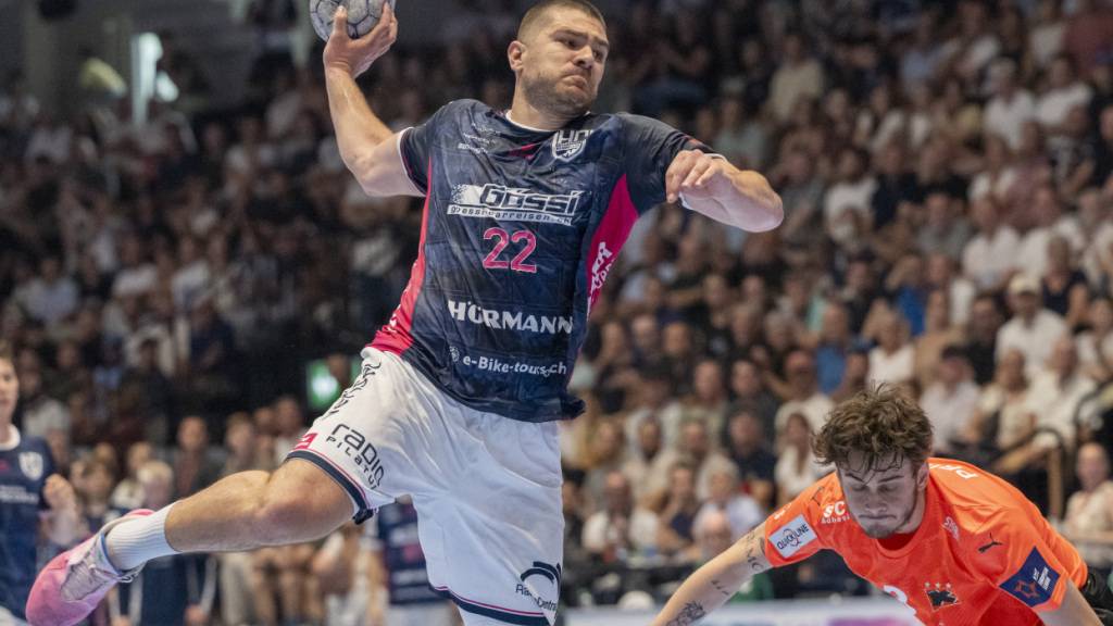 Der wurfgewaltige Marin Sipic von Kriens-Luzern versenkt den Ball zwölf Mal im Tor der Kadetten