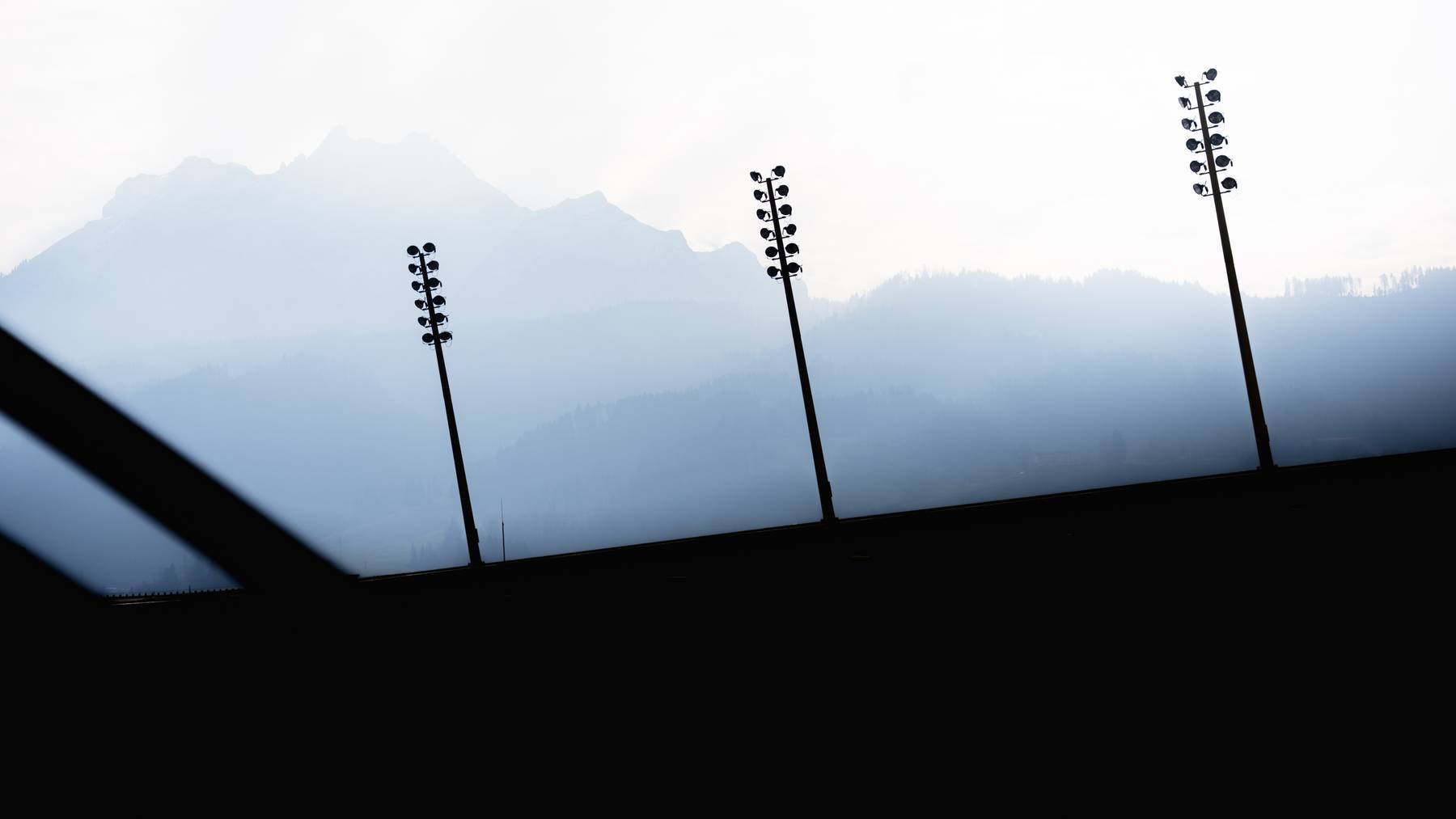 Die Kulisse rund um die Thuner Stockhorn Arena wird ähnlich schön sein wie bei der Swissporarena in Luzern.