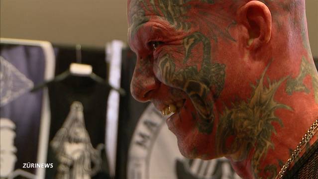 Volltätowierter Toxo an den Ink Days in Regensdorf
