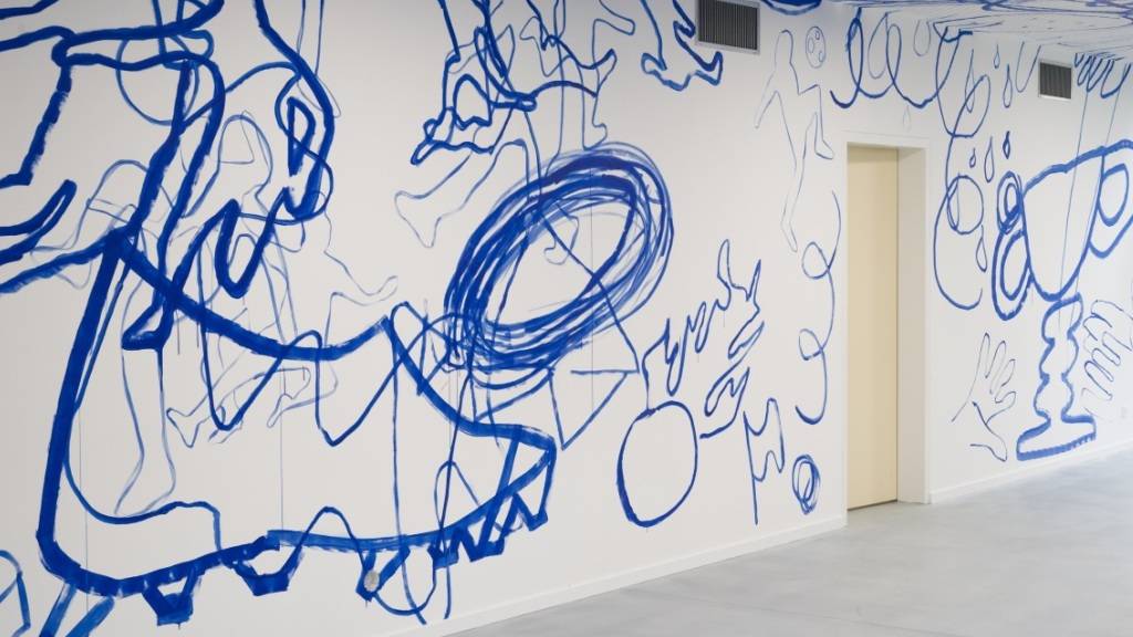 Blaue Kreise und Striche, ein grosser Fussballschuh und ein Pokal: Das umstrittene Kunstwerk «Circuit Flow» im Winterthurer Vereinslokal Talgut bleibt definitiv bestehen.