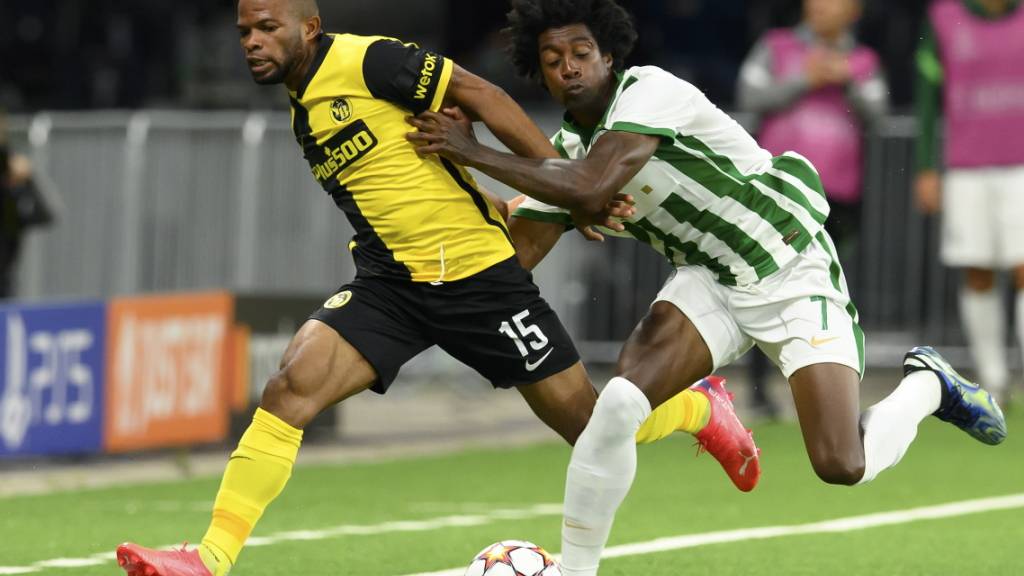 Meschack Elia (links) gegen Ferencvaros' Wergiton Somalia: Der YBler fightete um jeden Ball