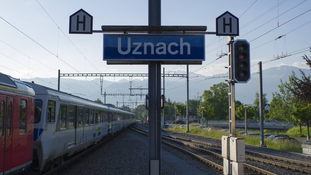 Ende November finden auch an Bahnhöfen zwischen Uznach und Ziegelbrücke Unterhaltsarbeiten statt. (Archivbild)