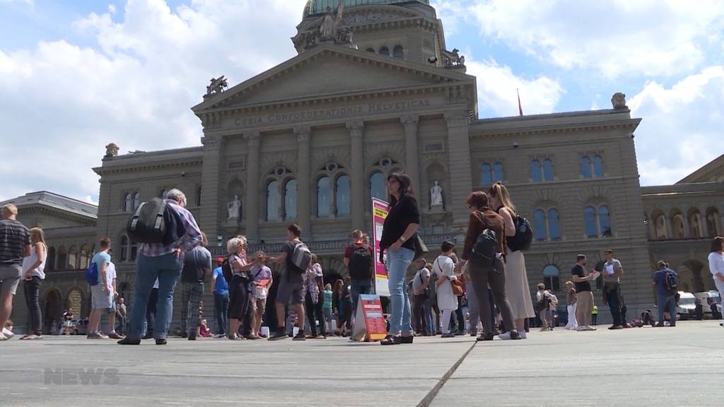  Trotz Lockerungen: Erneute Corona-Demo in Bern