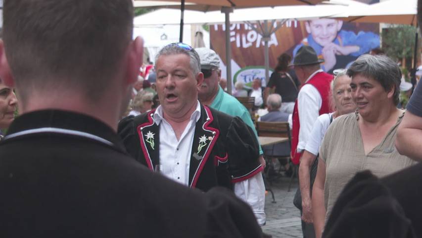 Viel Brauchtum am Nordostschweizer Jodlerfest in Altstätten