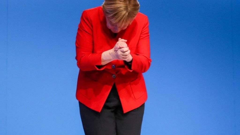 Elf Minuten stehender Applaus für Angela Merkel.