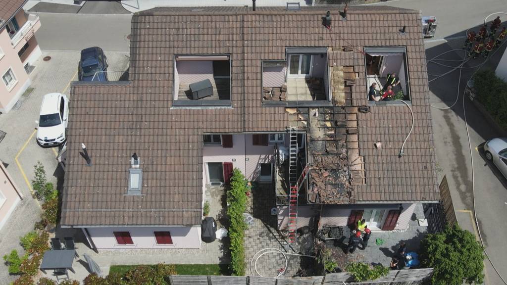 Brand von Reiheneinfamilienhaus verursacht hohen Sachschaden