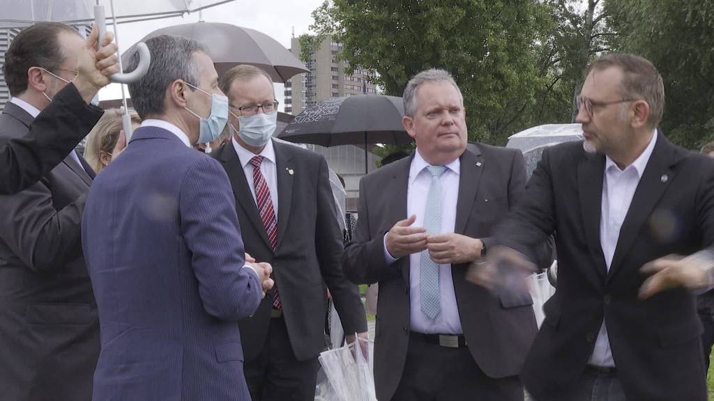 nach Grenzöffnung:Bundesrat Ignazio Cassis zu Besuch...