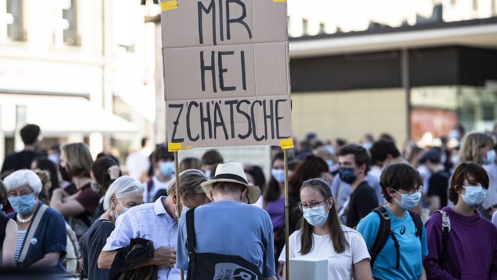 Der Anteil Schweizer Jugendlicher, die an politischen Demonstrationen teilnehmen, hat sich seit 2018 verdoppelt. (Symbolbild)