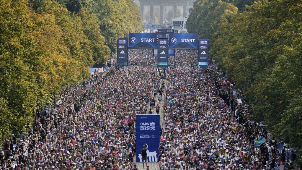 Um einen Marathon zu schaffen, müssen Läuferinnen und Läufer mit ihrer Energie gut haushalten. Frauen gelingt das offenbar besser als Männern. (Symbolbild)