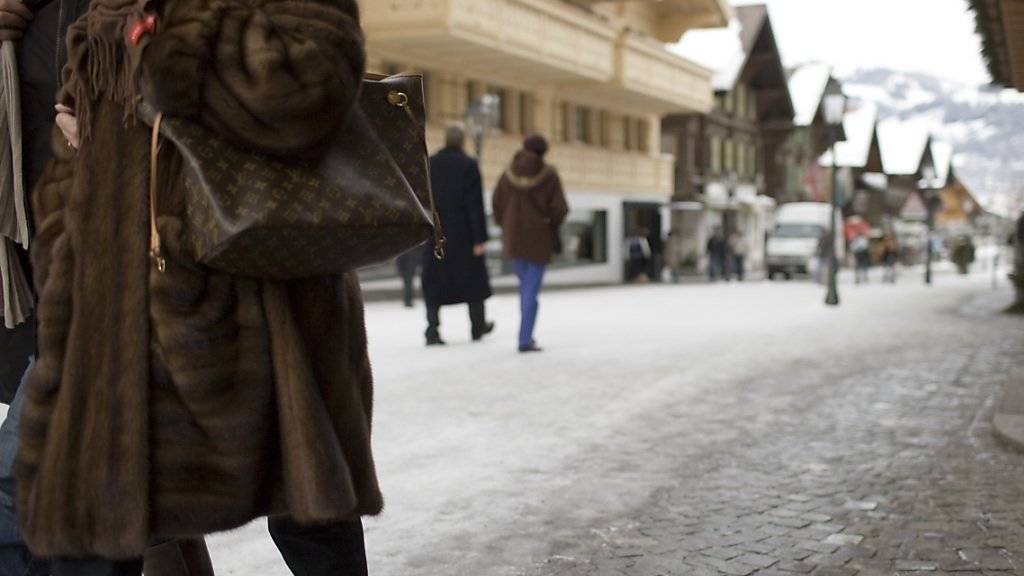 Russische Touristin in Gstaad: Russland erwägt, die Schweiz auf eine Steueroasen-Liste zu setzen. (Symbolbild)