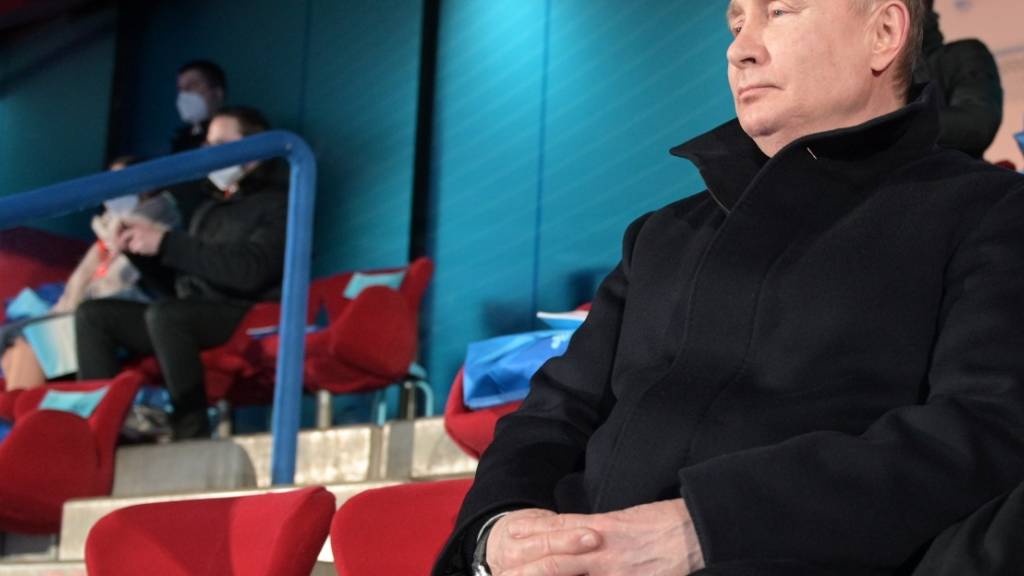 ARCHIV - Der russische Präsident Wladimir Putin verfolgt die Eröffnungsfeier der Olympischen Winterspiele in Peking 2022. Foto: Alexei Druzhinin/Pool Sputnik Kremlin/dpa
