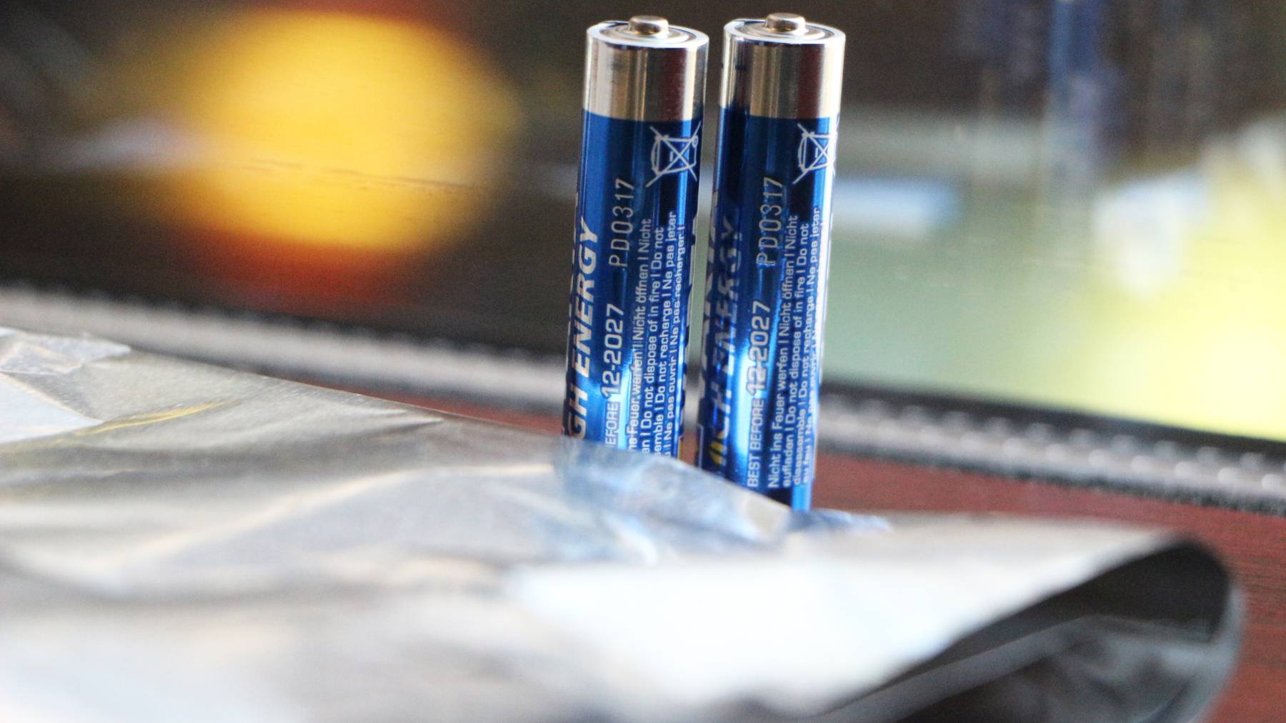 Tester Batterien durch Aluminium ersetzen