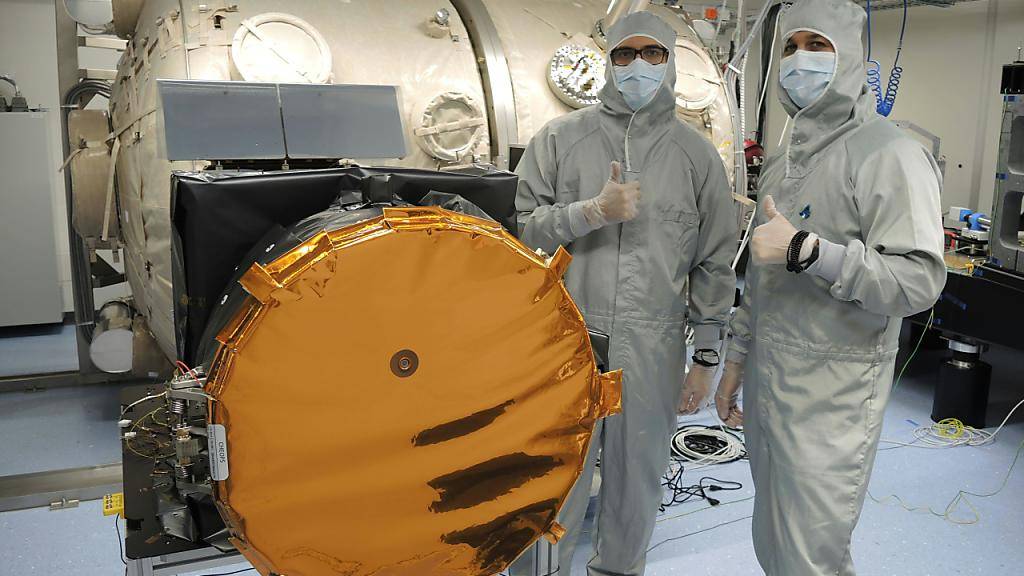 Das an der Universität Bern entwickelte Weltraumteleskop ist zum Einpacken bereit.