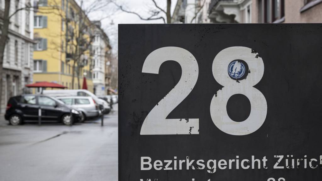Zürcher Gericht spricht Polizisten von Amtsmissbrauch frei