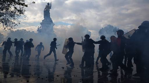 Macron: Demonstrationen können notfalls verboten werden