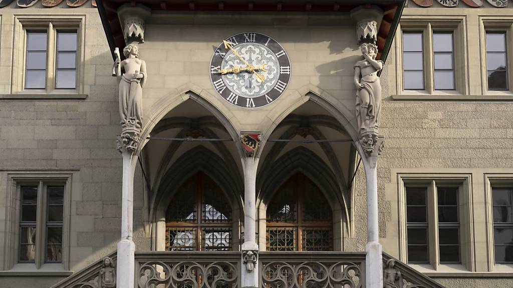 Ja zu allen städtischen Vorlagen vom März hat die SP Stadt Bern die Ja-Parole beschlossen. (Symbolbild mit Hauptfassade des Berner Rathauses)