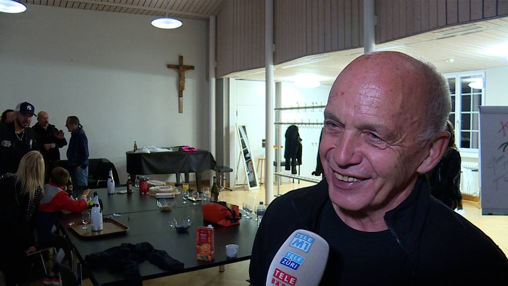 Thumb for ‹«Huere geil» – Bundesrat Ueli Maurer outet sich als Krokus-Fan›