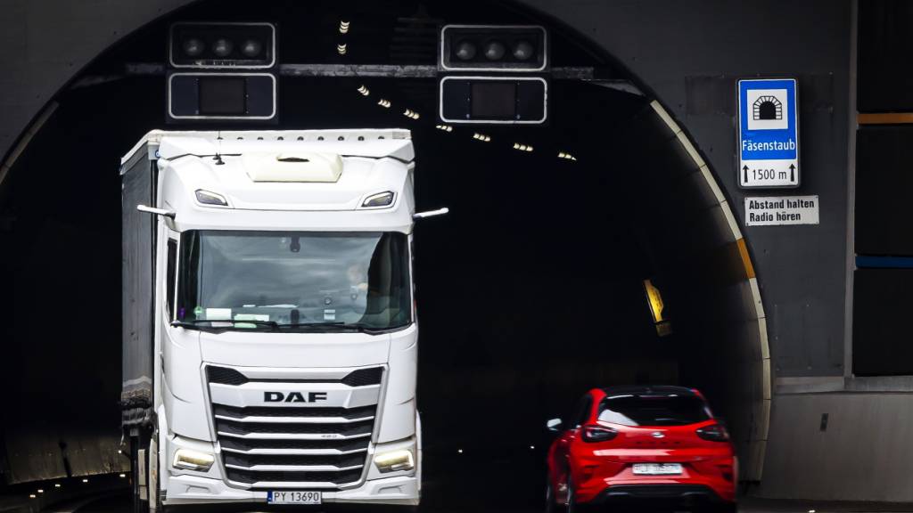 Herunterfallende Eisplatten verursachen Unfall in Schaffhausen